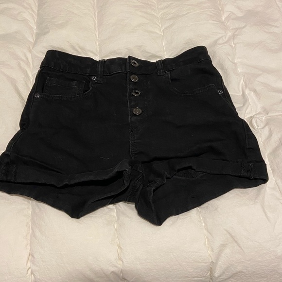 Dynamite Black Shorts - Picture 2 of 4